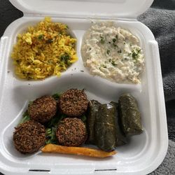 Mediterranean Bistro - E2. Vegetarian Plate (V)