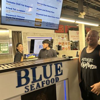 Blue Seafood Company - That's @Tommy Eats & DJ the chef & Blue seafood staff! - Seafood Near Me - Honolulu, Hawaii Blue Seafood Company - That's @Tommy Eats & DJ the chef & Blue seafood staff! - Seafood Near Me - Honolulu, Hawaii