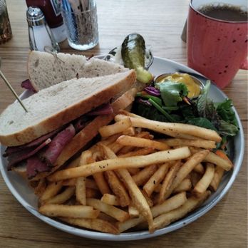 Americana Eatery & Bar - American Near Me - Great Neck, New York