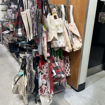 TJ MAXX - Updated January 2026 - 235 Photos & 41 Reviews - 6677 S Las