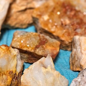 Avant Mining - Gemstones & Minerals Near Me - Mount Ida, Arkansas