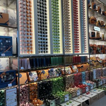 Venchi - Mix and match chocolates - Gelato Near Me - Santa Clara, California