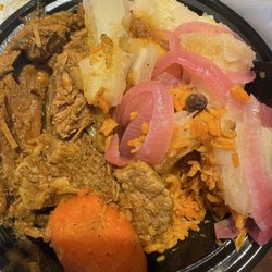 Cafe Kiskeya - Beef Stew / Carne Guisada w moro & yuca