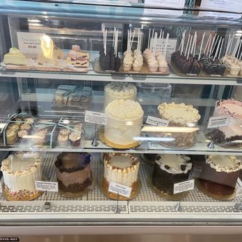 Sweeter Days Bake Shop - Cakes and cake pops - Bakeries Near Me - Fort Lauderdale, Florida