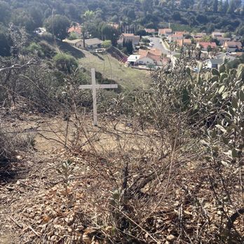 Steep Canyon Trailhead - Something died I guess - Hiking Near Me - Diamond Bar, California