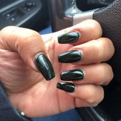 Love the service he listened to me on how I wanted my nails. The colors options were great as well. Clean and quiet also quick !