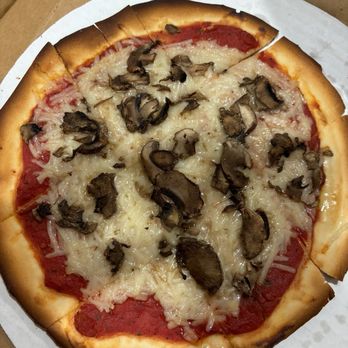 Gino's East - South Loop - Vegan gluten free pizza - Pizza Near Me - Chicago, Illinois