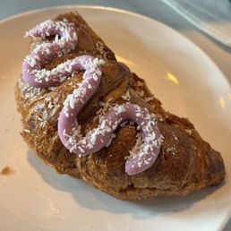 Ube croissant