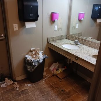 5D Grill & Lounge - Can't even get the bathroom clean up. Lazy...is the answer to this place laziness. - American Near Me - Carrizo Springs, Texas 5D Grill & Lounge - Can't even get the bathroom clean up. Lazy...is the answer to this place laziness. - American Near Me - Carrizo Springs, Texas
