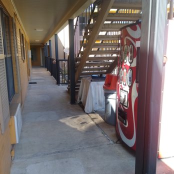 Econo Lodge - Hotels Near Me - Huntsville, Texas