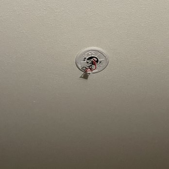 Hampton Inn Deming, NM - Smoke detector was missing at the knowledge of the hotel staff. - Hotels Near Me - Deming, New Mexico Hampton Inn Deming, NM - Smoke detector was missing at the knowledge of the hotel staff. - Hotels Near Me - Deming, New Mexico
