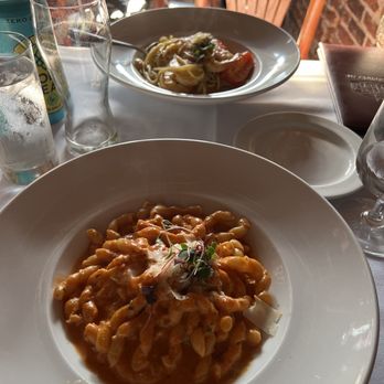 The Florentine Cafe - Fusilli Alla Vodka, Linguini Scampi - Italian Near Me - Boston, Massachusetts The Florentine Cafe - Fusilli Alla Vodka, Linguini Scampi - Italian Near Me - Boston, Massachusetts