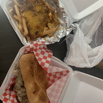 Buns On The Run - Chili cheese fries Philly steak sandwich - Street Vendors Near Me - Portland, Oregon