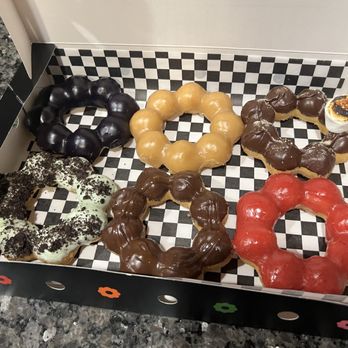 Daddy Donut - Ube Mochi Donut Glazed Smores Mochi Donut Mint  Chocolate Sea Salt Mochi Donut Raspberry - Caterers Near Me - Henderson, Nevada