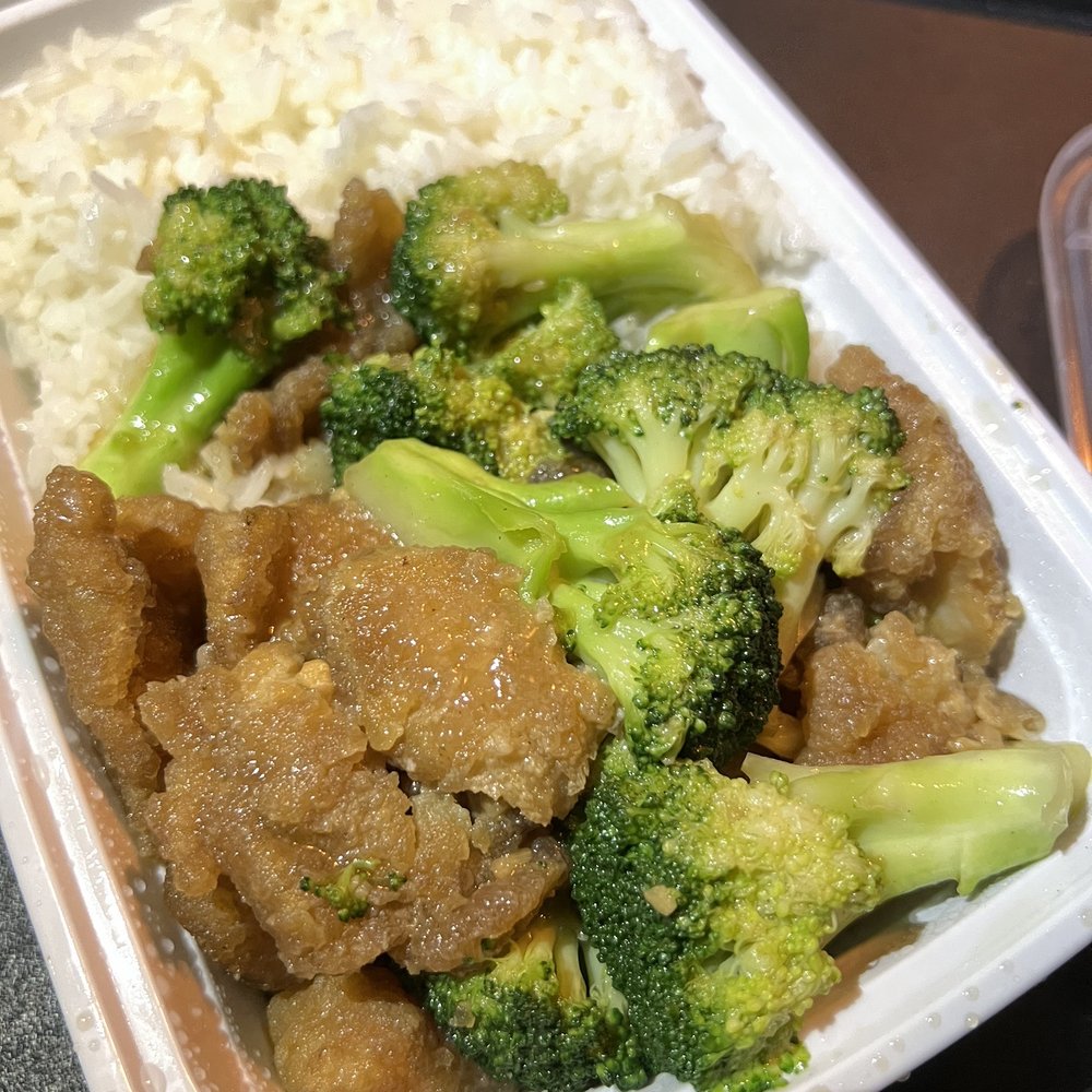 Rongwang Restaurant - Broccoli with Braised fish Over Rice - Noodles Near Me - Flushing, New York Rongwang Restaurant - Broccoli with Braised fish Over Rice - Noodles Near Me - Flushing, New York