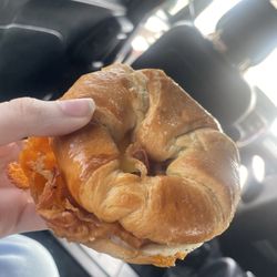 Ellianos Coffee - Bacon croissant sandwich