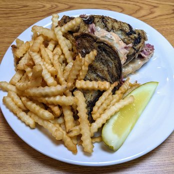 Penny Ann’s Cafe - Reuben Sandwich and fries - Breakfast & Brunch Near Me - West Bountiful, Utah