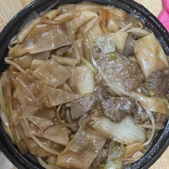 Danny's Chinese Kitchen - Bellmore - Great beef chow fun! - Chinese Near Me - Bellmore, New York