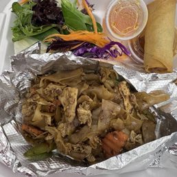 Pad see ew Lunch special