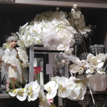 Lavanda Flowers & Gifts - Florists Near Me