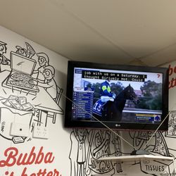 Bubba Pizza, Pasta & More