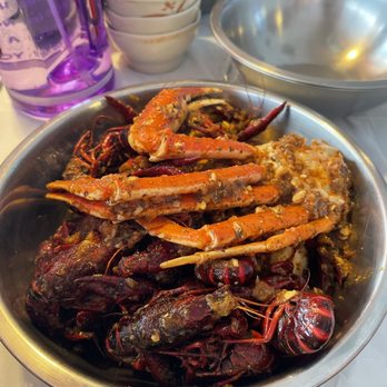 Houston Crawfish & Seafood - 3 lbs of crawfish and a cluster of crawfish - Seafood Near Me - Houston, Texas Houston Crawfish & Seafood - 3 lbs of crawfish and a cluster of crawfish - Seafood Near Me - Houston, Texas