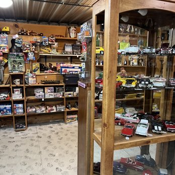 Rustic Dairyland Antique Mall - Antiques Near Me - Kenosha, Wisconsin