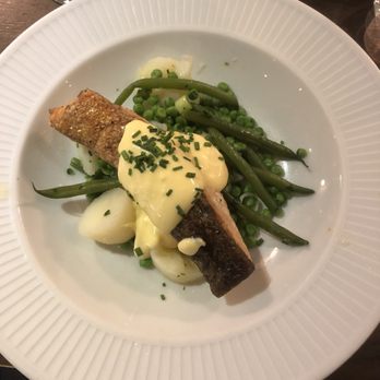Côte - Salmon with veggies and potatoes - French Near Me - London, XGL