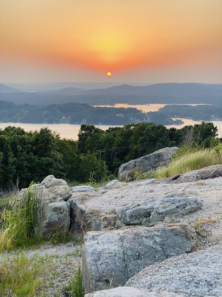 Weathington Park Logo