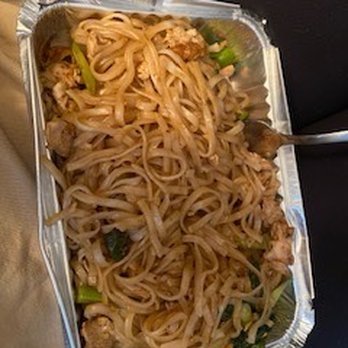 Bangkok Room - Pad See U - Thai Near Me - Ansonia, Connecticut