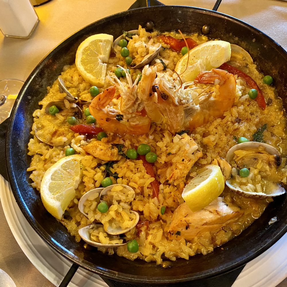 Trapeze Restaurant - Paella Valencia (top view) - Italian Near Me - Burlingame, California Trapeze Restaurant - Paella Valencia (top view) - Italian Near Me - Burlingame, California
