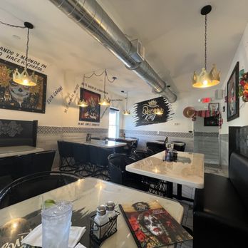 Queens & King mexican kitchen - Inside seating - New Mexican Cuisine Near Me - Kissimmee, Florida