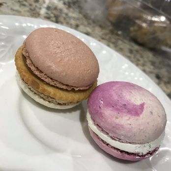 Rooftop Macarons - I LOVED the cookie butter macaron SO much - Macarons Near Me - Sacramento, California Rooftop Macarons - I LOVED the cookie butter macaron SO much - Macarons Near Me - Sacramento, California