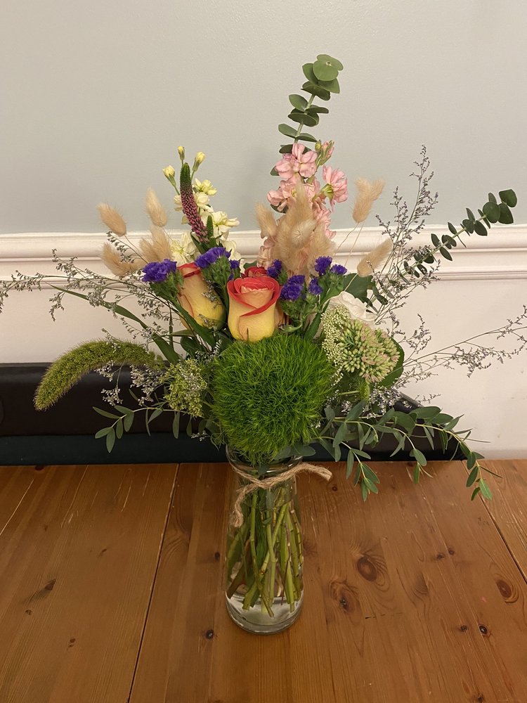 ROSE GARDEN FLOWERS & GIFTS Updated August 2024 762 Dundas Street W