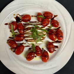Trattoria Toscana - Burrata Caprese