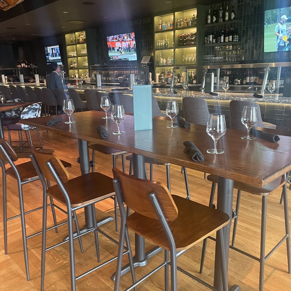 Restaurant Iris - Bar area - Cajun/Creole Near Me - Memphis, Tennessee Restaurant Iris - Bar area - Cajun/Creole Near Me - Memphis, Tennessee