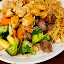 Saigon Fusion - Beef chicken shrimp dinner