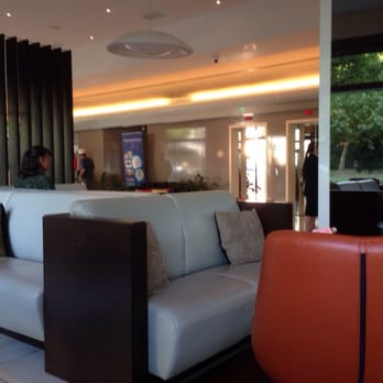 Pestana Berlin Tiergarten - Lounge area of bar just off the main lobby. - Hotels Near Me - Berlin, BE