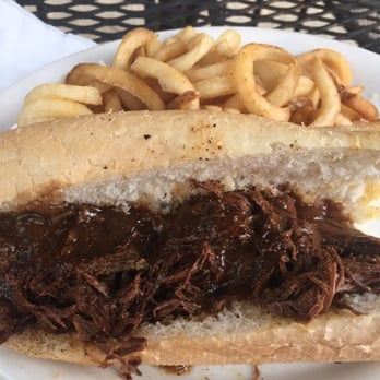 Baumhower's Victory Grille - Debris Po'Boy - American Near Me - Daphne, Alabama