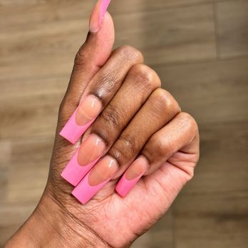 Valentino Nail Bar - Nail Salons Near Me - Charlotte, North Carolina