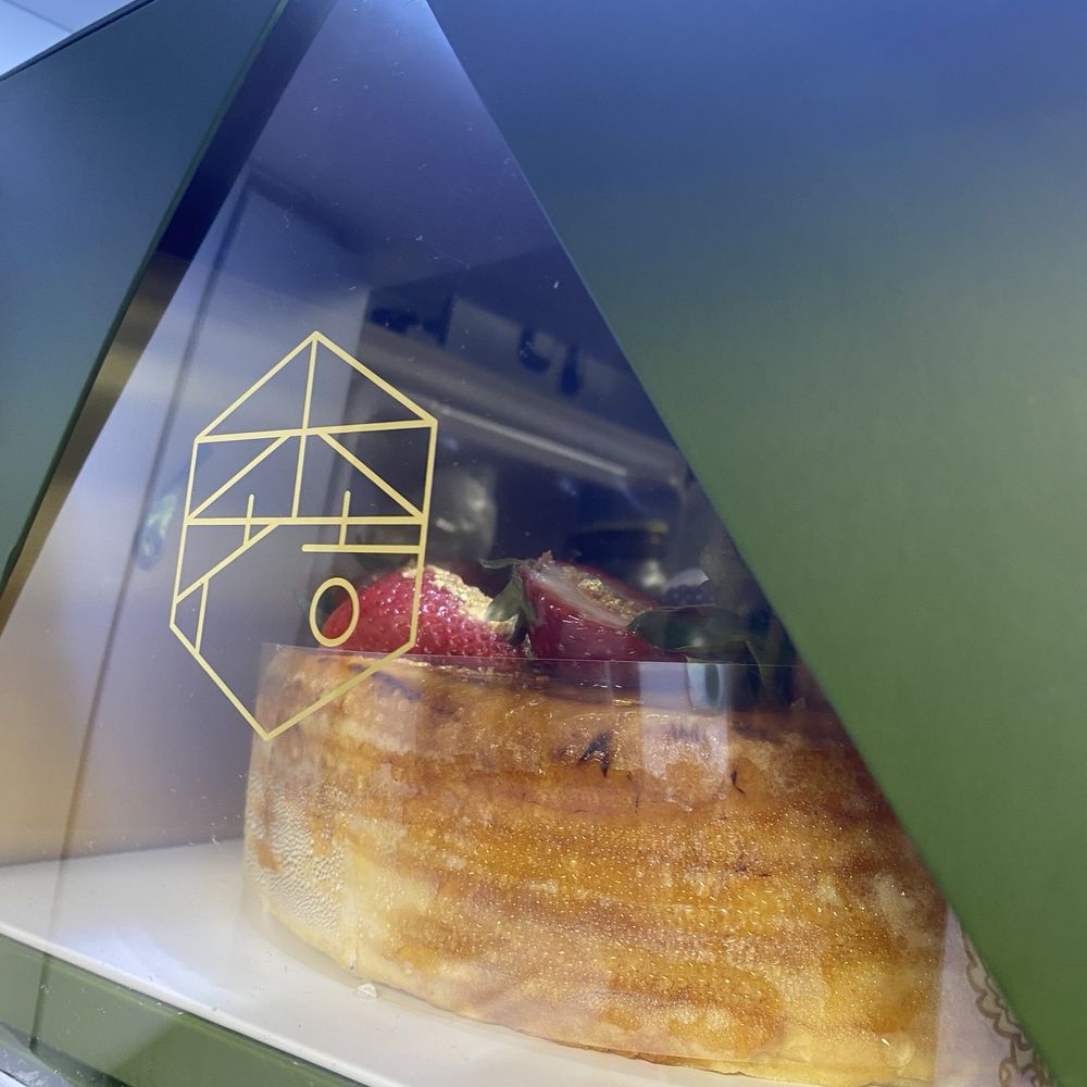 L'otus Cake Boutique - Patisserie/Cake Shop Near Me - Burnaby, British Columbia L'otus Cake Boutique - Patisserie/Cake Shop Near Me - Burnaby, British Columbia