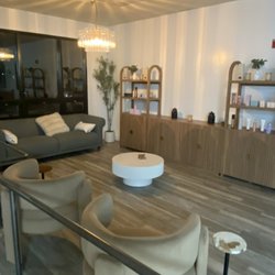 Cashmere Salon - Our waiting area
