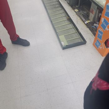 Walgreens - A hazard that's what this is, idk what it is. - Cosmetics & Beauty Supply Near Me - Brooklyn, New York