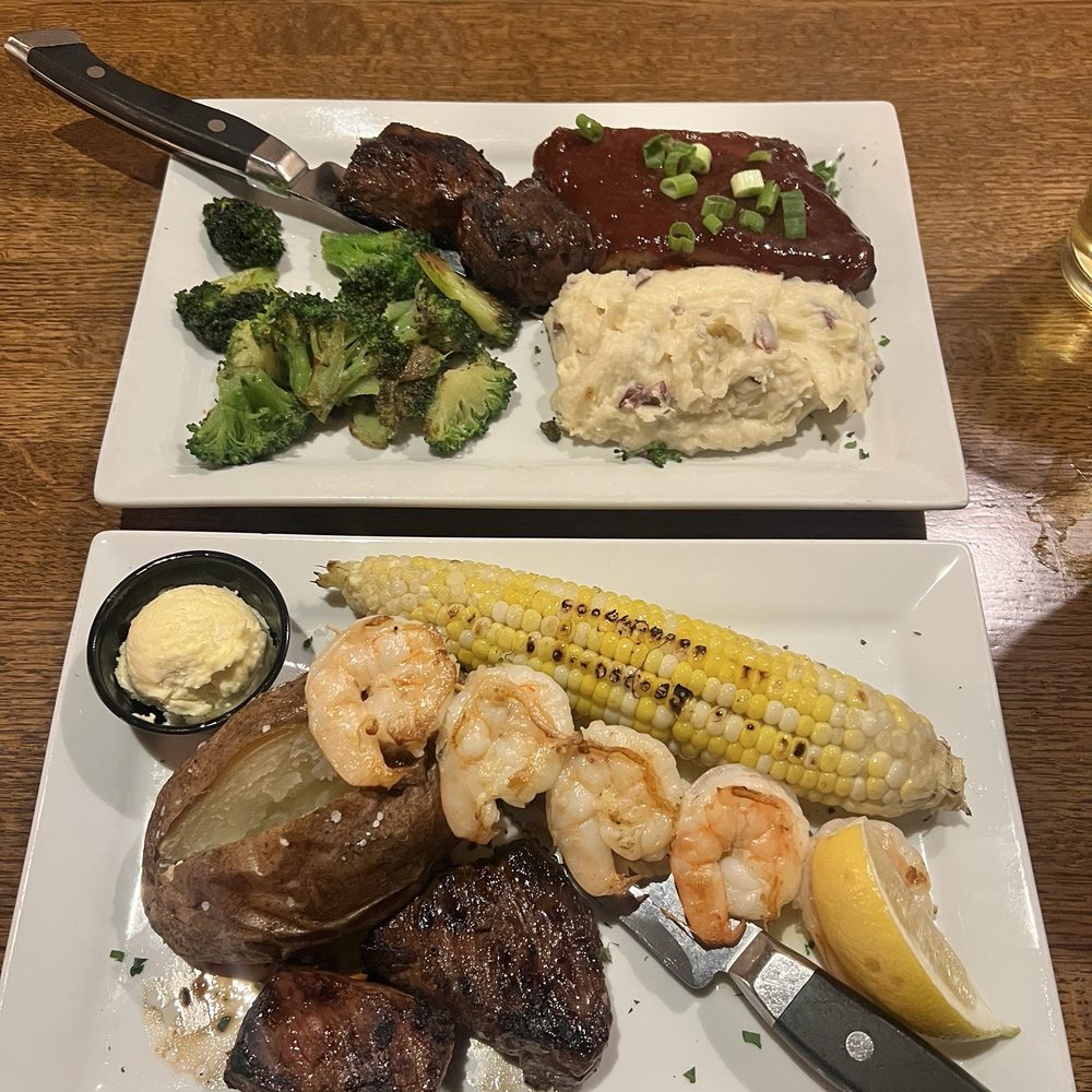 Red Fox Bar & Grille - Red Fox Combo x2 One with steak tips and shrimp One with steak tips and ribs - American Near Me - Jackson, New Hampshire Red Fox Bar & Grille - Red Fox Combo x2 One with steak tips and shrimp One with steak tips and ribs - American Near Me - Jackson, New Hampshire