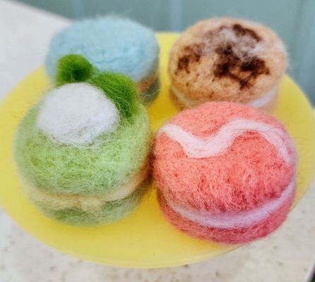 Ohh...macarons by null