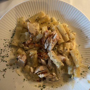 Springfield Grille - Zing Chicken Pasta - New American Near Me - Mars, Pennsylvania