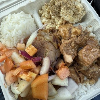 Papa's Deli - Combo - Lechon Kawali and Pork Adobo (pepper on Mac is my doing, haha) - Breakfast & Brunch Near Me - Honolulu, Hawaii