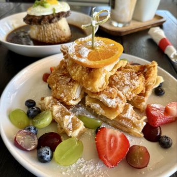 Corner Table - CHICKEN CROFFLE - Breakfast & Brunch Near Me - Redwood City, California