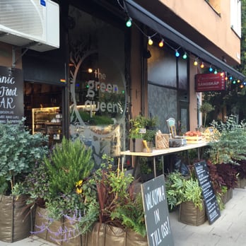 The Green Queen - The entrance - Gluten-Free Near Me - Stockholm, Alberta