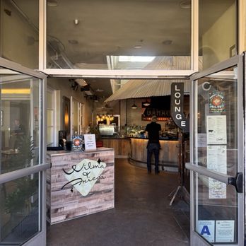 Wilma & Frieda's - Entrance to interior - Comfort Food Near Me - Palm Springs, California